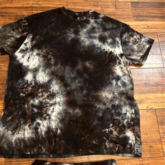 SHEIN Matching Tie Dye Navy Blue Lounge Set With Short Sleeves and Shorts Small. - Picture 5 of 11